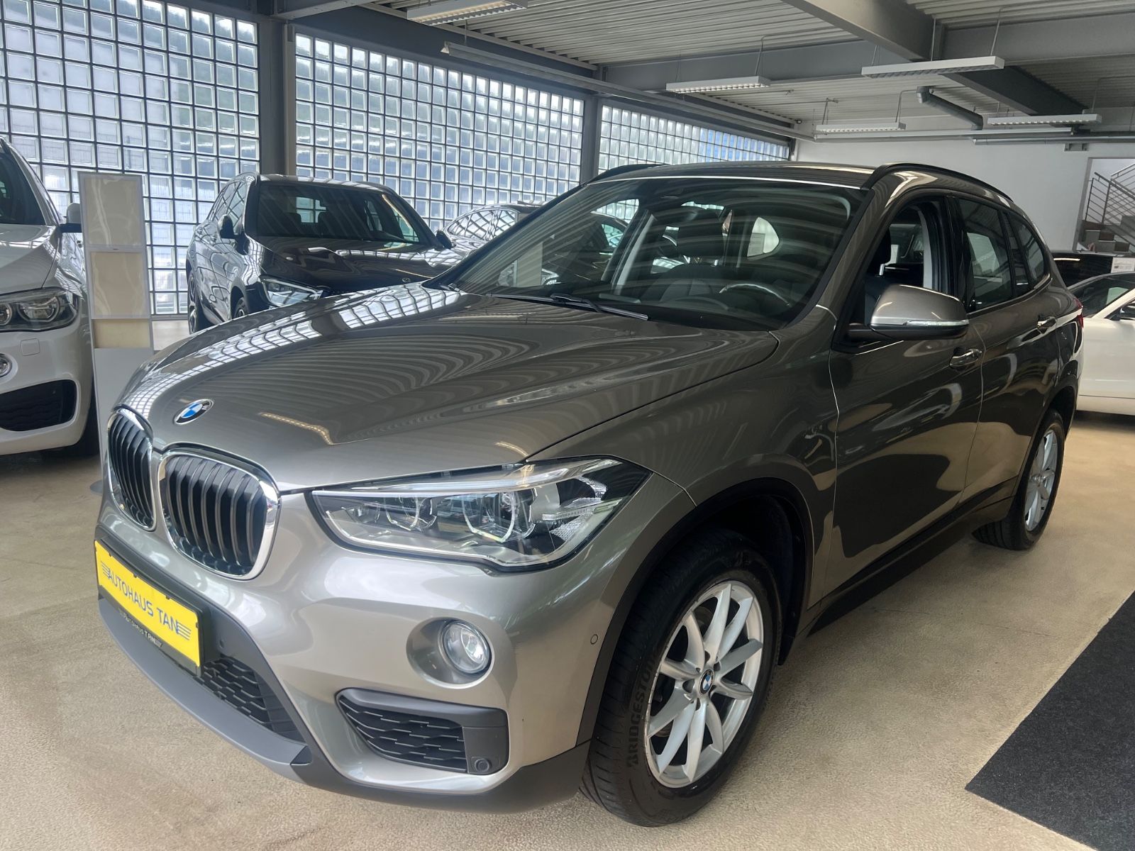 Fahrzeugabbildung BMW X1 sDrive 18 d Advantage *LED*NAVI*SITZHEIZUNG*