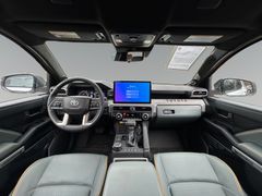 TOYOTA 4-Runner Trailhunter *On Stock*