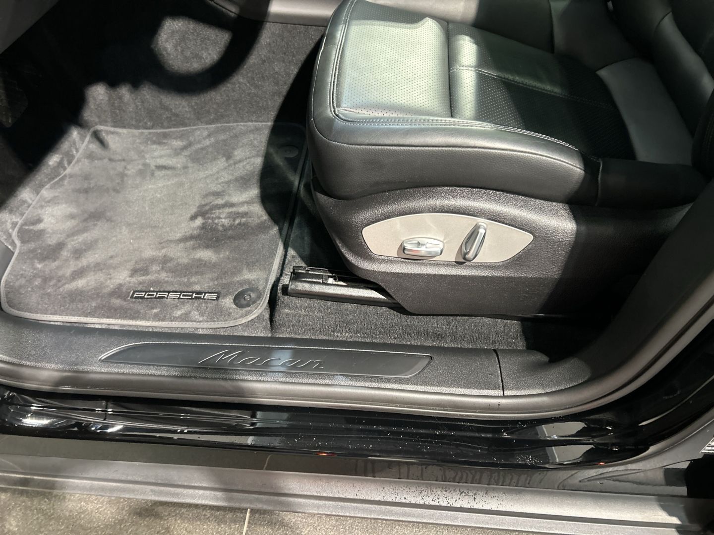 Porsche Macan Panoramadach Rückfahrkamera nur 13.950 km foto 11