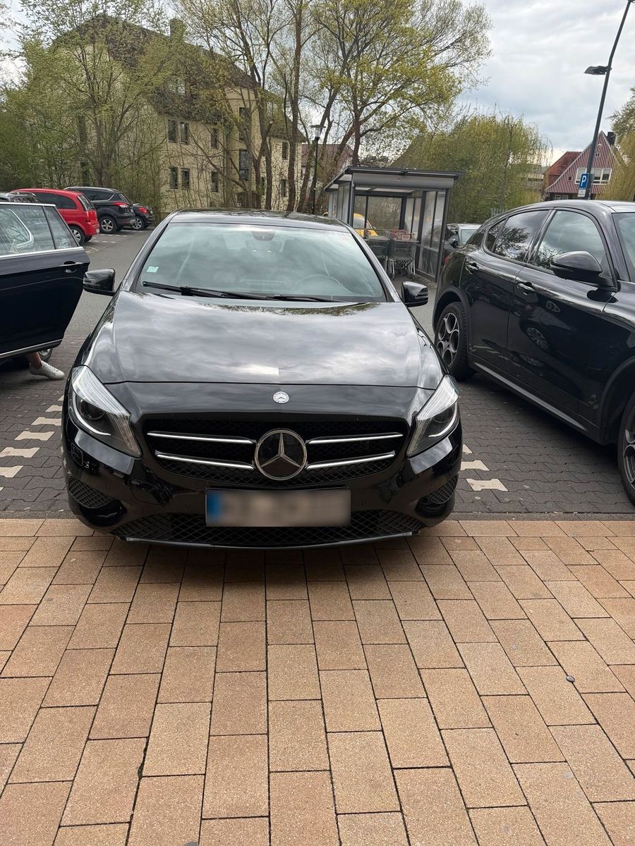 MERCEDES-BENZ A 180