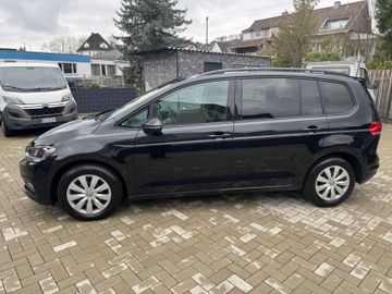 Volkswagen Touran - 11
