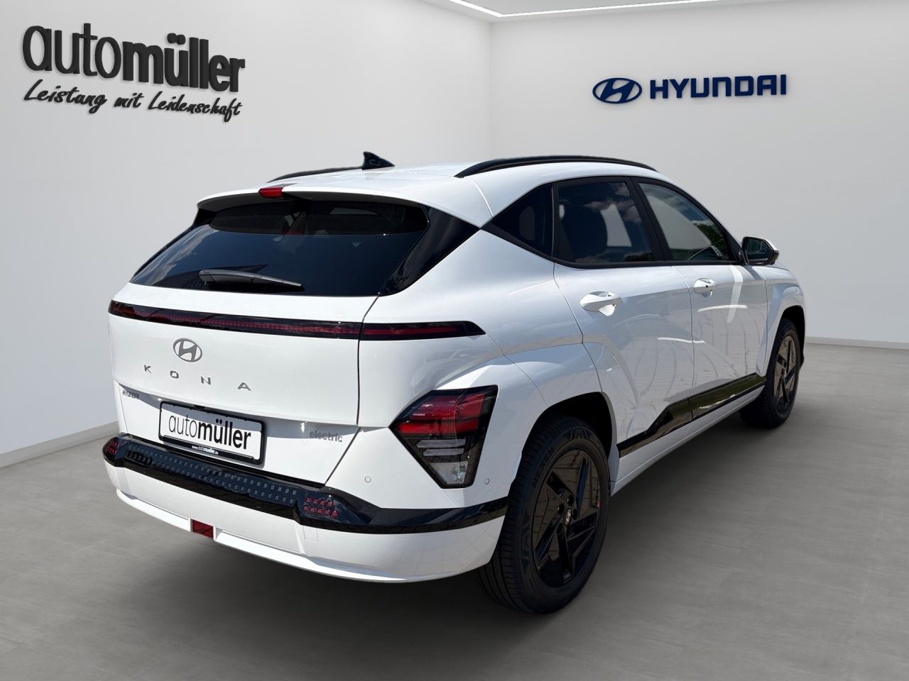 Fahrzeugabbildung Hyundai KONA TREND 2xKlima 360 ACC AUT Akustikglas Kam.