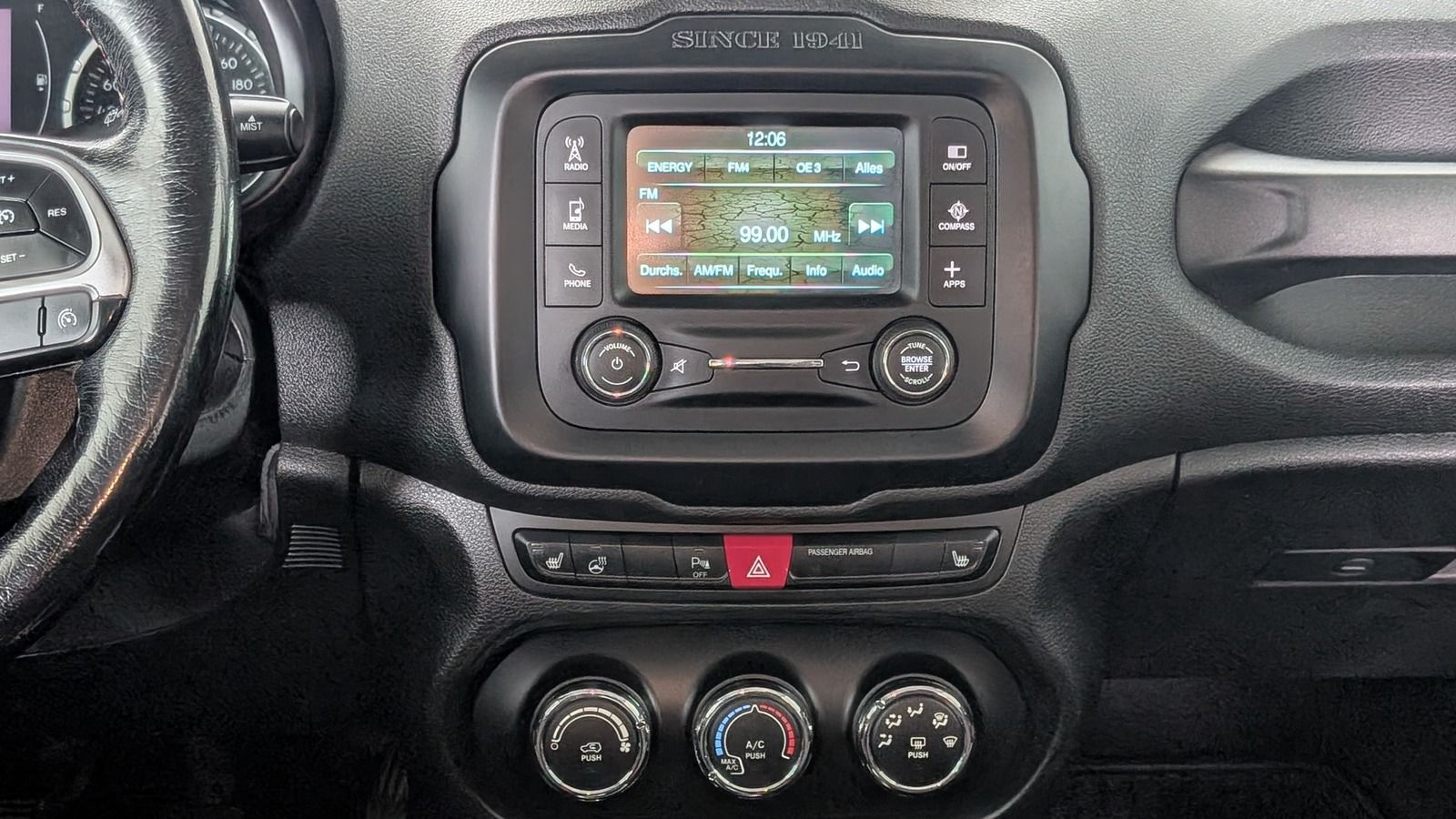 Fahrzeugabbildung Jeep Renegade 2.0 MultiJet II 140 AWD * AHK Night Eag