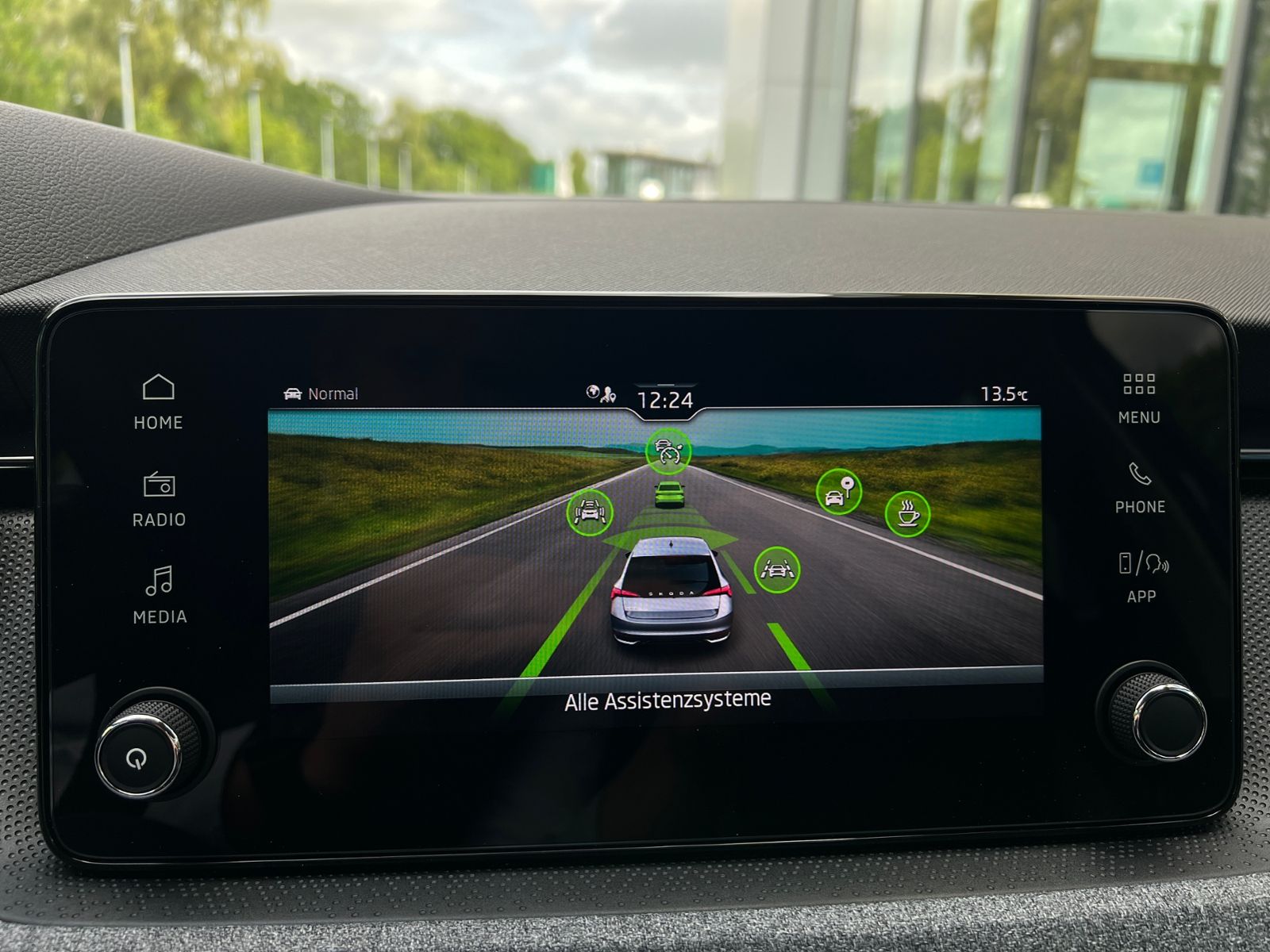 Fahrzeugabbildung SKODA Scala Selection 1.0 TSI DSG *LED,ACC,Kamera,16"-