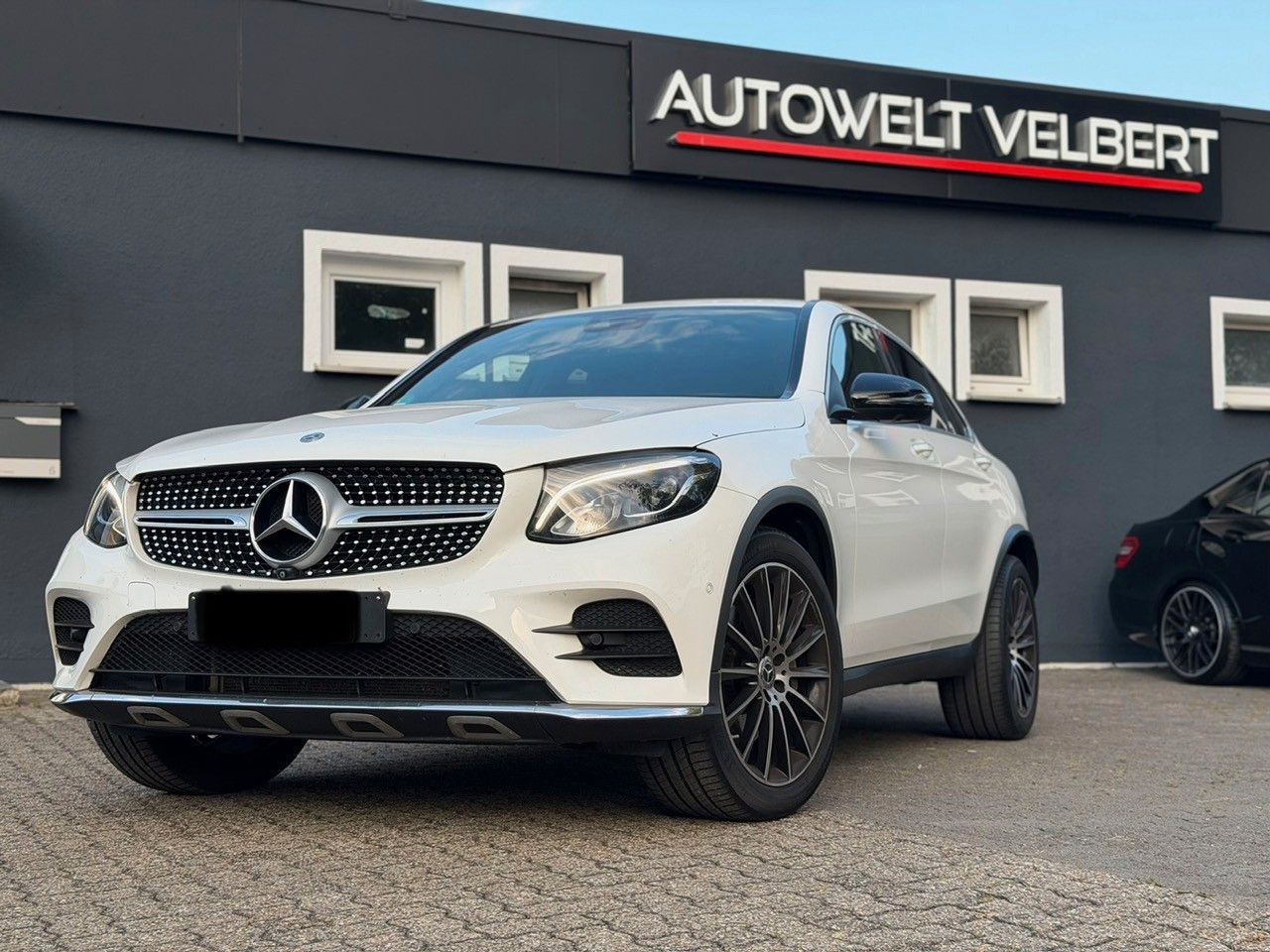 MERCEDES-BENZ GLC 300 Coupe 4Matic AMG/360°/Amb/Temp/Keyless