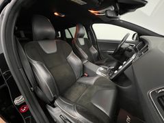 VOLVO V60 D4 AWD/ R-DESIGN / GARANTIE / BUSINESS VOLVO V60 D4 AWD/ R-DESIGN / GARANTIE / BUSINESS