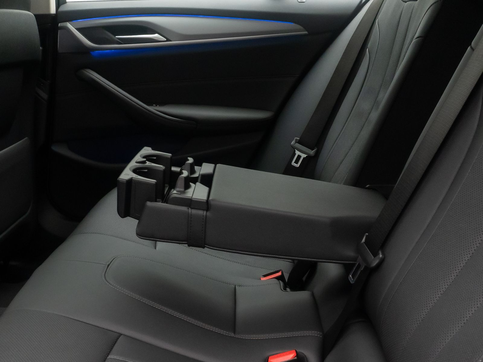 Fahrzeugabbildung BMW 540d xD Panorama Kamera DAB HiFi Lenkrhzg Sport