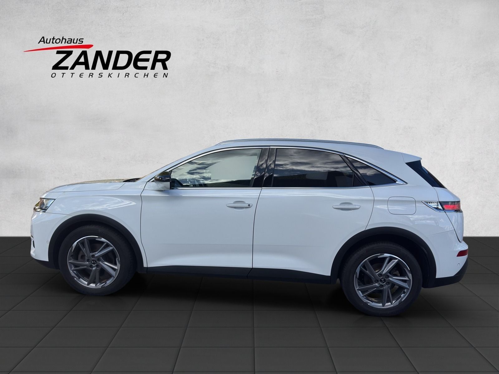 DS Automobiles DS 7 Crossback E-Tense 4x4 Hybrid 300 imagem 3