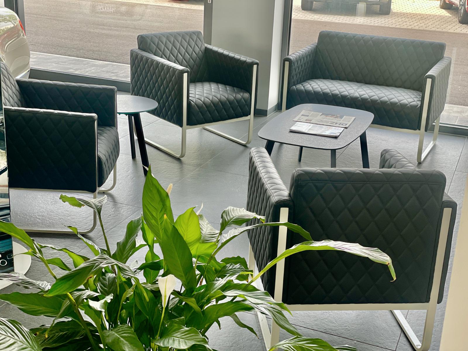 showroom-image-top
