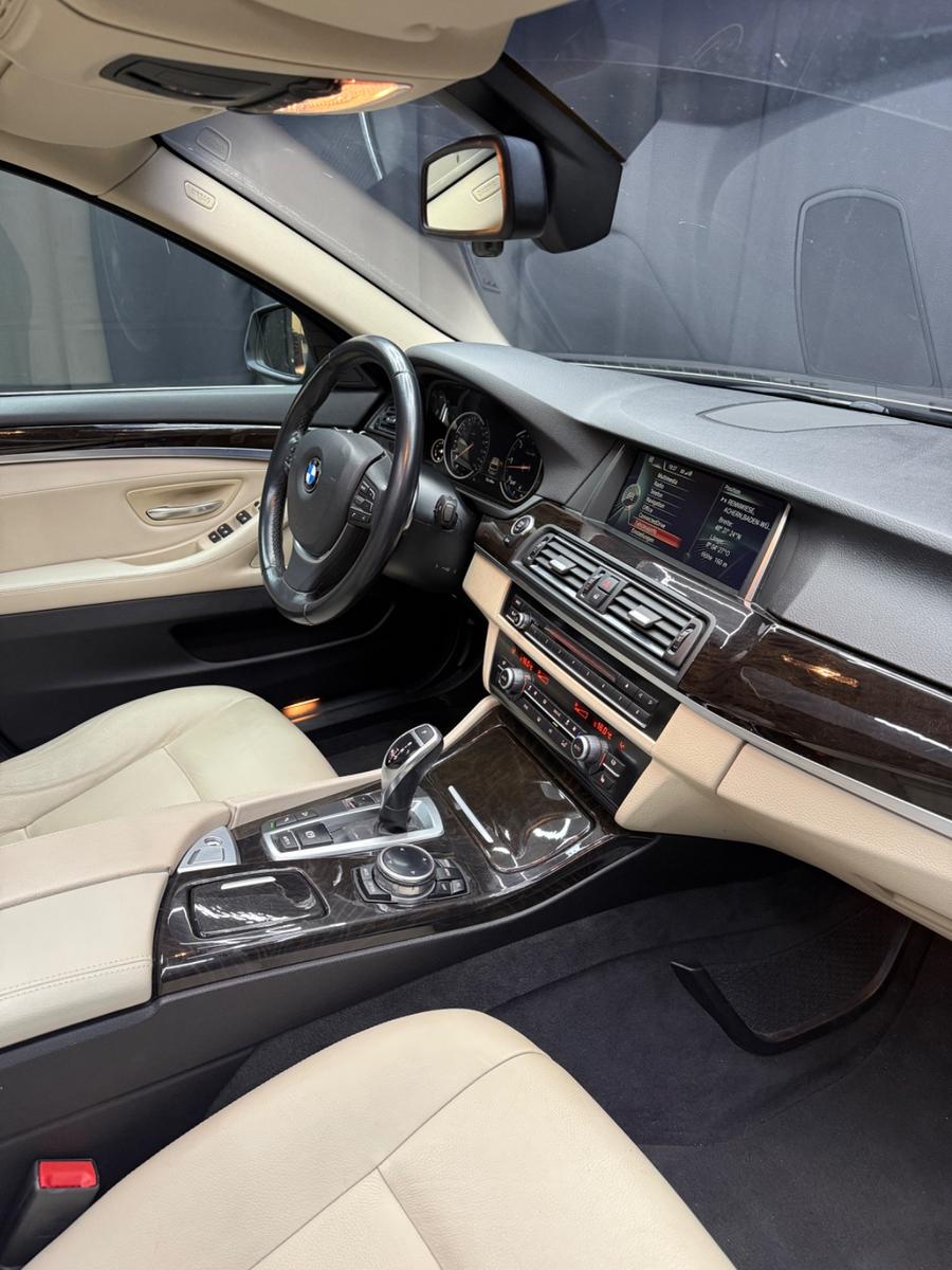 BMW 530D XDRIVE 258ch - TOIT PANORAMIQUE - CUIR DAKOTA - SIÈGES CHAUFFANTS - GPS PROFESSIONAL - SUSPENSION PNEUMATIQUE