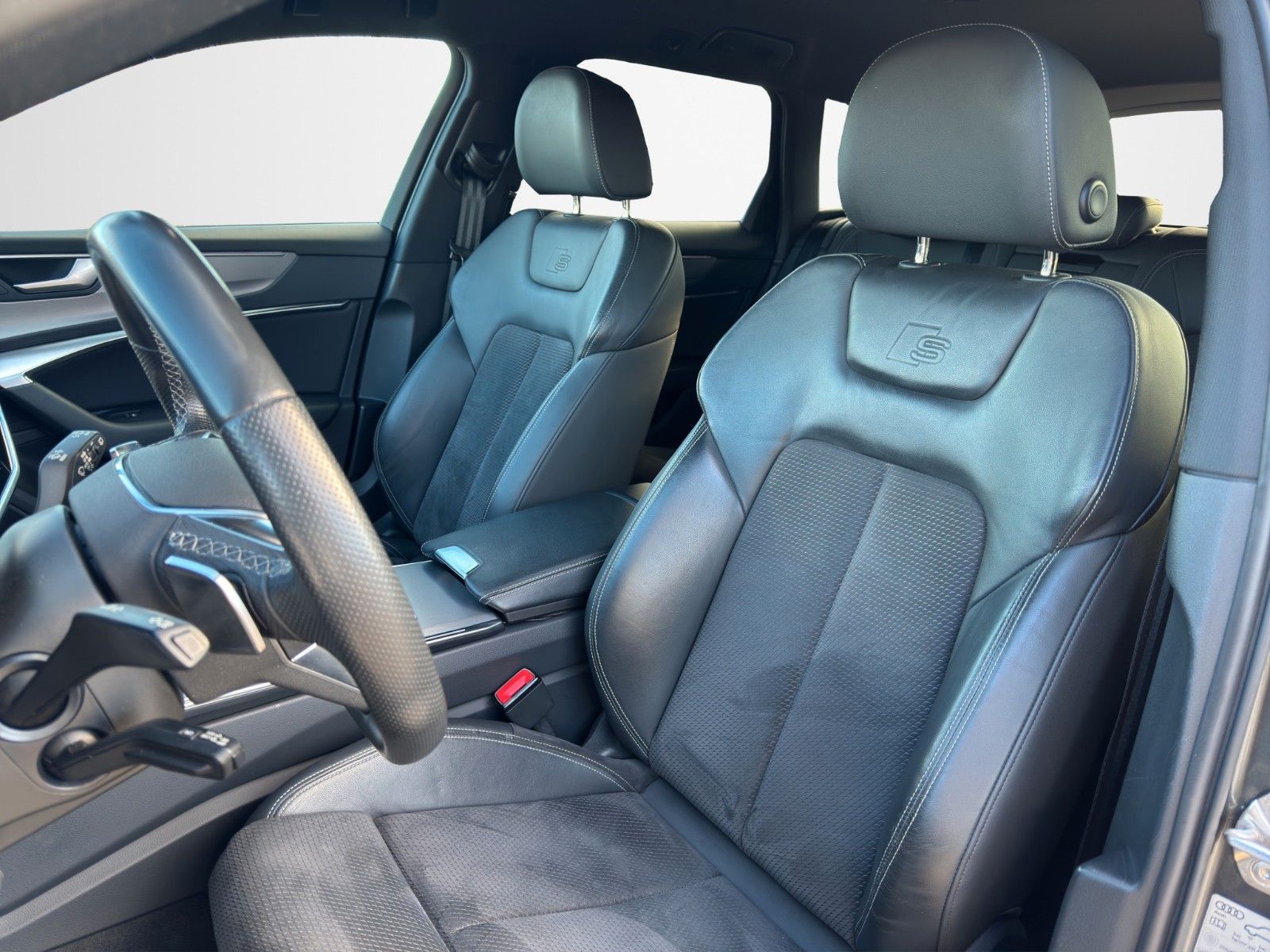 Fahrzeugabbildung Audi S6 AVANT MATRIX LED AHK KAM 20" MEMORY