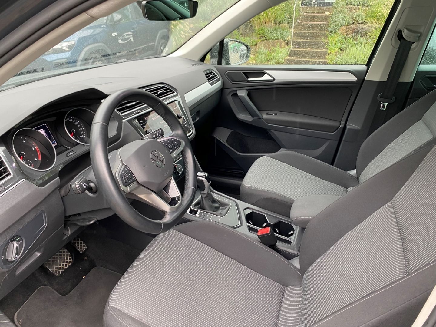 Fahrzeugabbildung Volkswagen Tiguan Basis Navi LED ACC Apple CarPlay Android