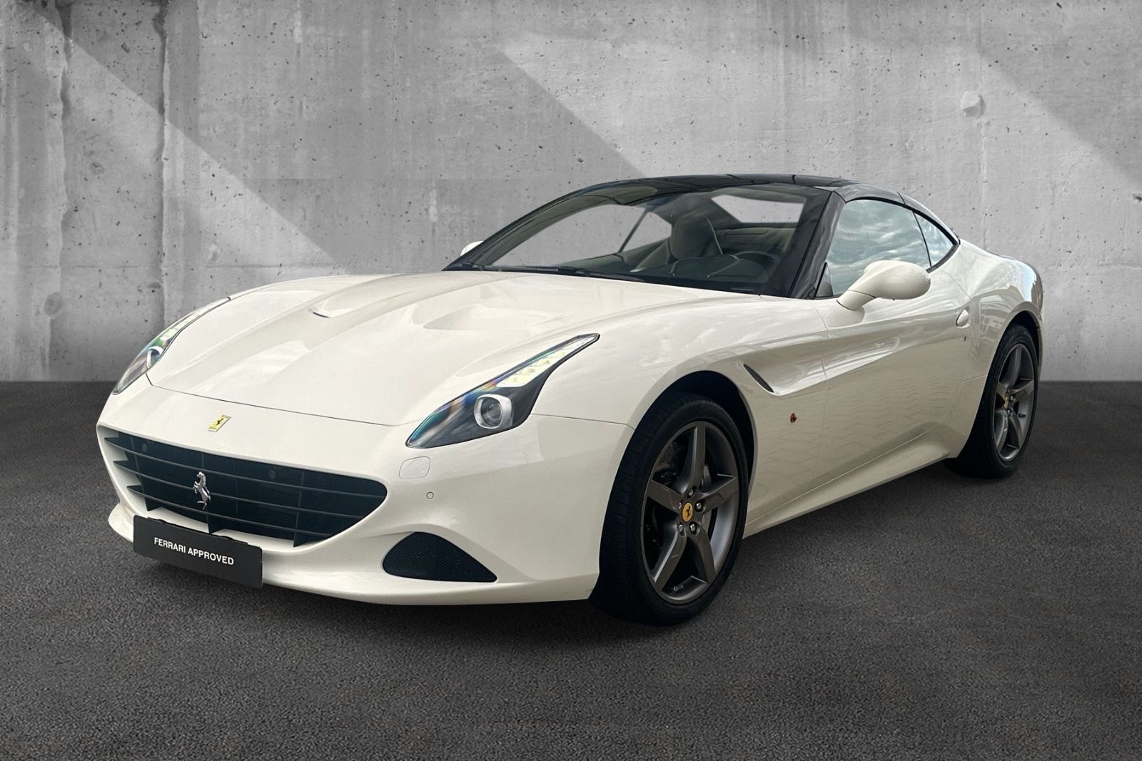 Fahrzeugabbildung Ferrari California T*BiColor*Dt Auto*Diamond Stitching