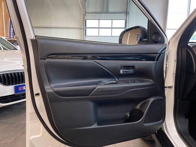 MYAUTOCENTER – Gebraucht- und Jahreswagen mit Werkstattservice in Pfaffenhofen Mitsubishi Outlander Active+ 4WD *1. Hand*AHK*Bi-LED*
