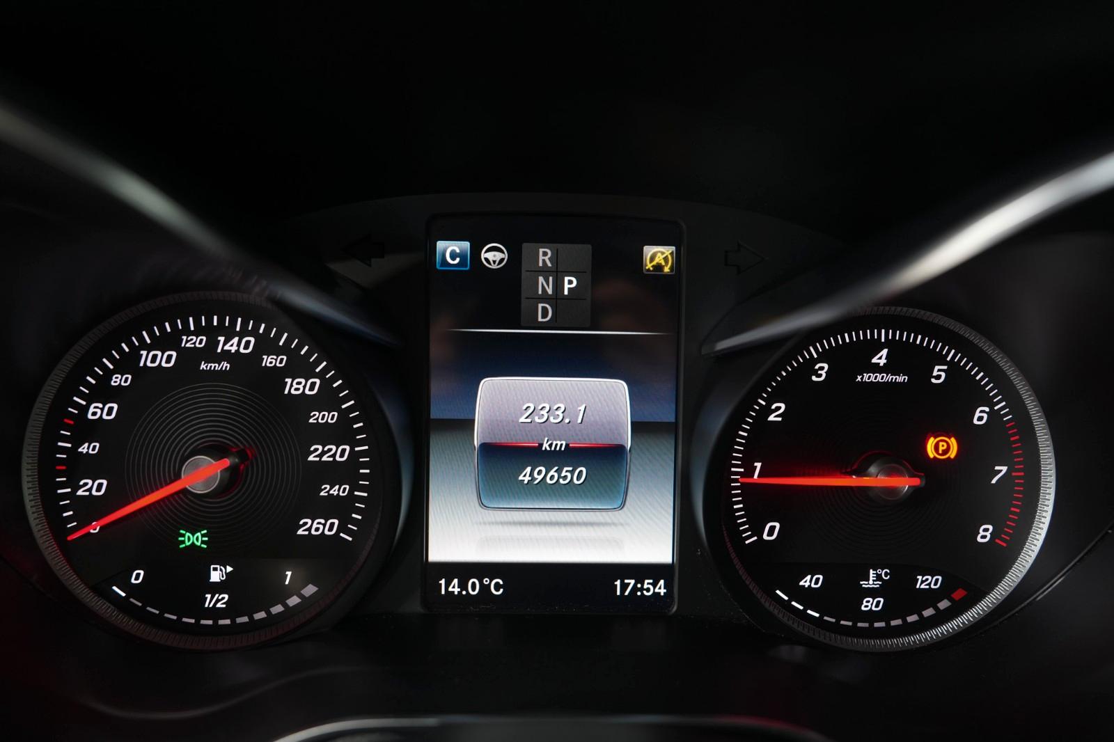 Mercedes-Benz GLC 300 4M*AMG-LINE*LEDER*LED*KAMERA*1.HAND