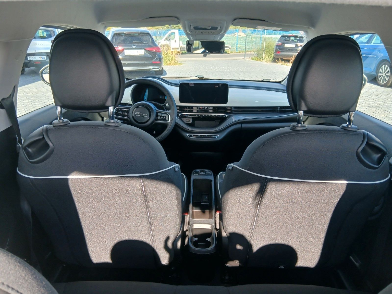 Fiat 500e, Android/ Apple Car Play, Batterie inklusiv imagem 3