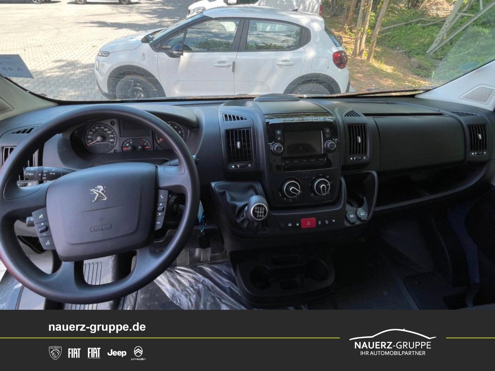 Fahrzeugabbildung Peugeot Boxer KW 328L1H1 Pro BlueHDI120