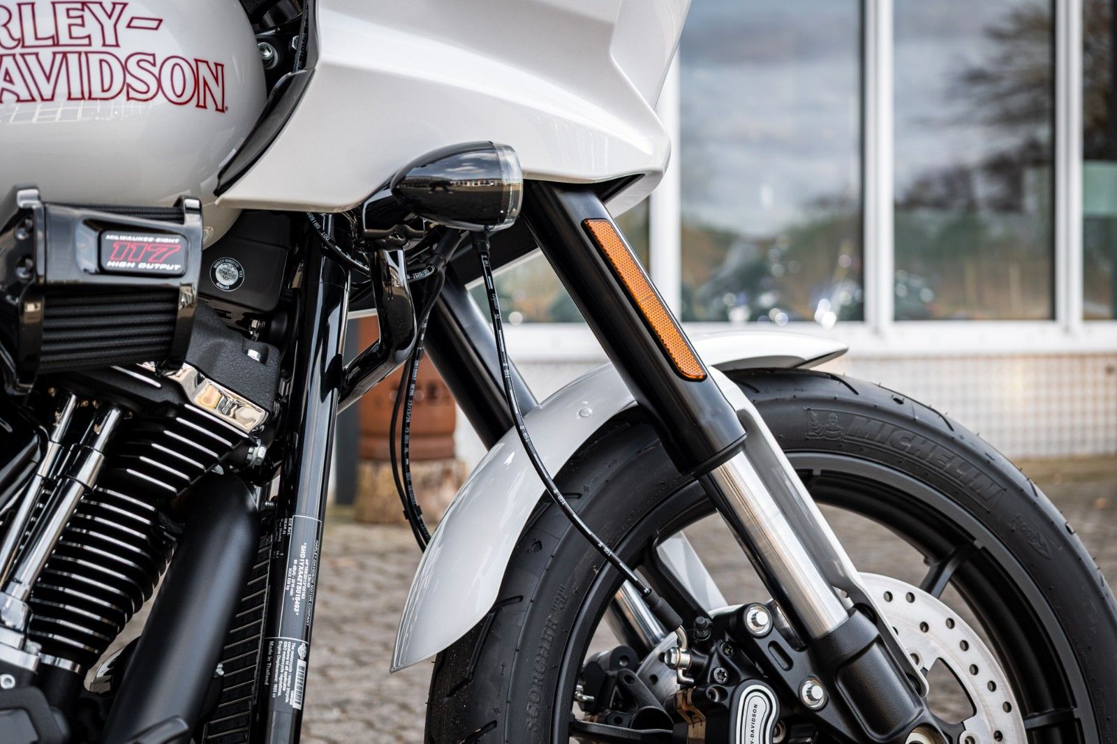 Fahrzeugabbildung Harley-Davidson FXLRST LOW RIDER ST 117 MY26