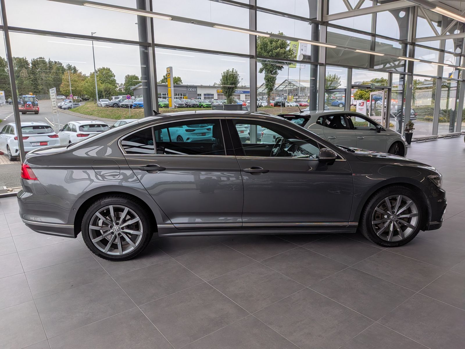 Fahrzeugabbildung Volkswagen Passat 2.0 TDI Lim. High/R-Line 4Motion ACC Pano