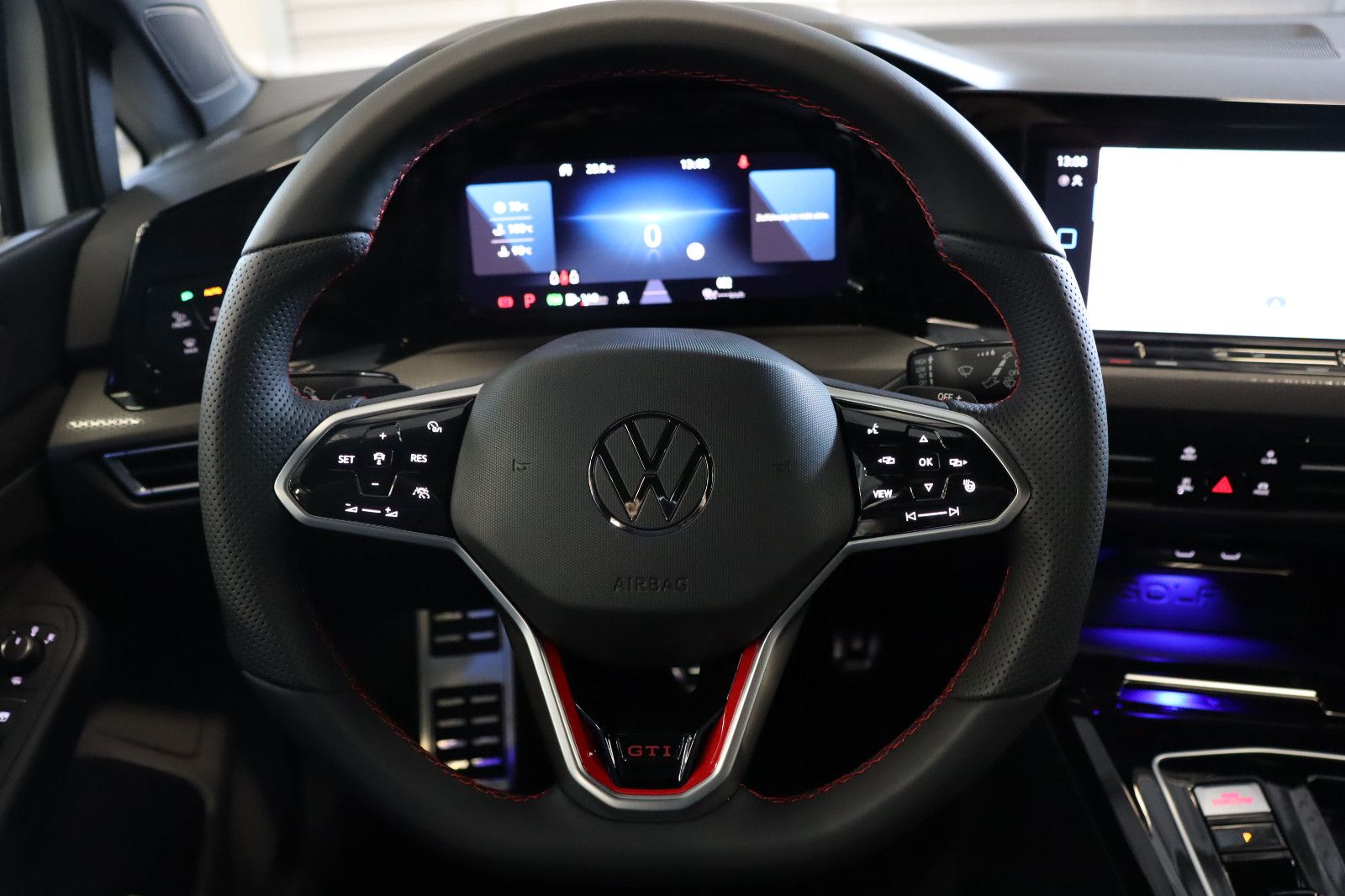 Fahrzeugabbildung Volkswagen Golf VIII GTI DSG ACC DAB LED-Plus Navi Keyless