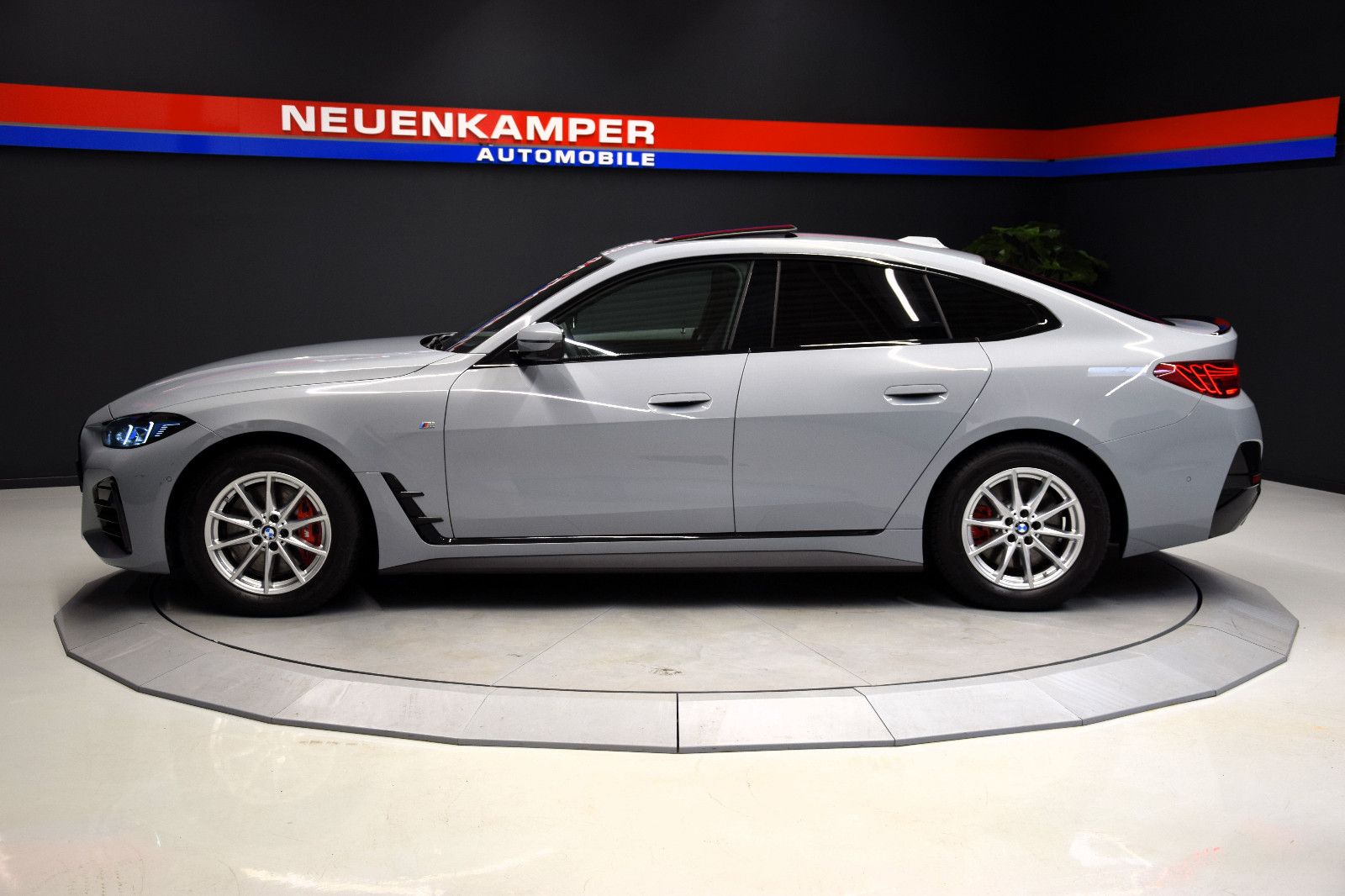 Fahrzeugabbildung BMW 420i Gran Coupe M Sportpaket GSHD HuD Facelift