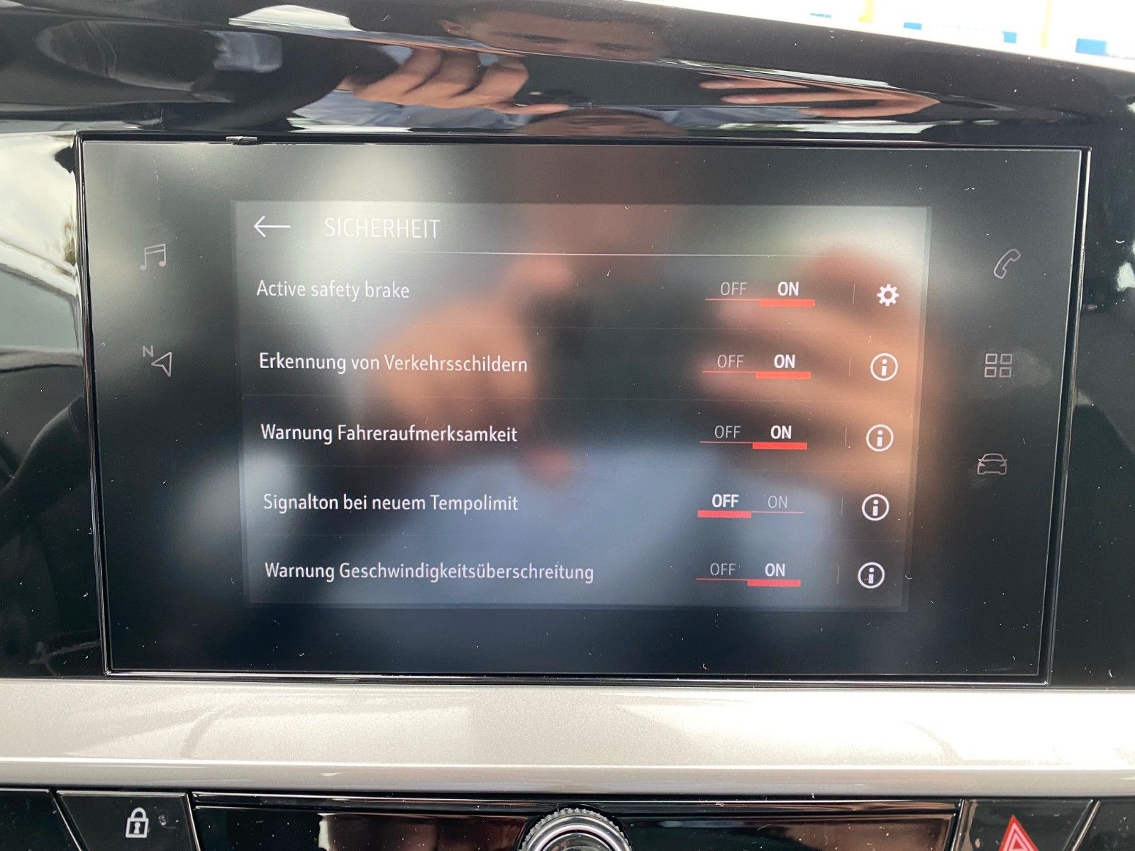 Fahrzeugabbildung Opel Mokka 1.2 Turbo 74kW Edition+ACC+LED+APP CONNECT
