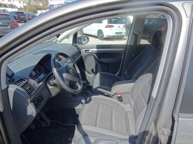 Fahrzeugabbildung Volkswagen Touran Freestyle BlueMotion/