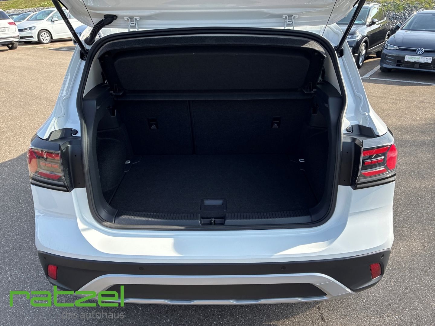 Fahrzeugabbildung Volkswagen T-Cross Life 1.0 TSI Digitales Cockpit LED Apple