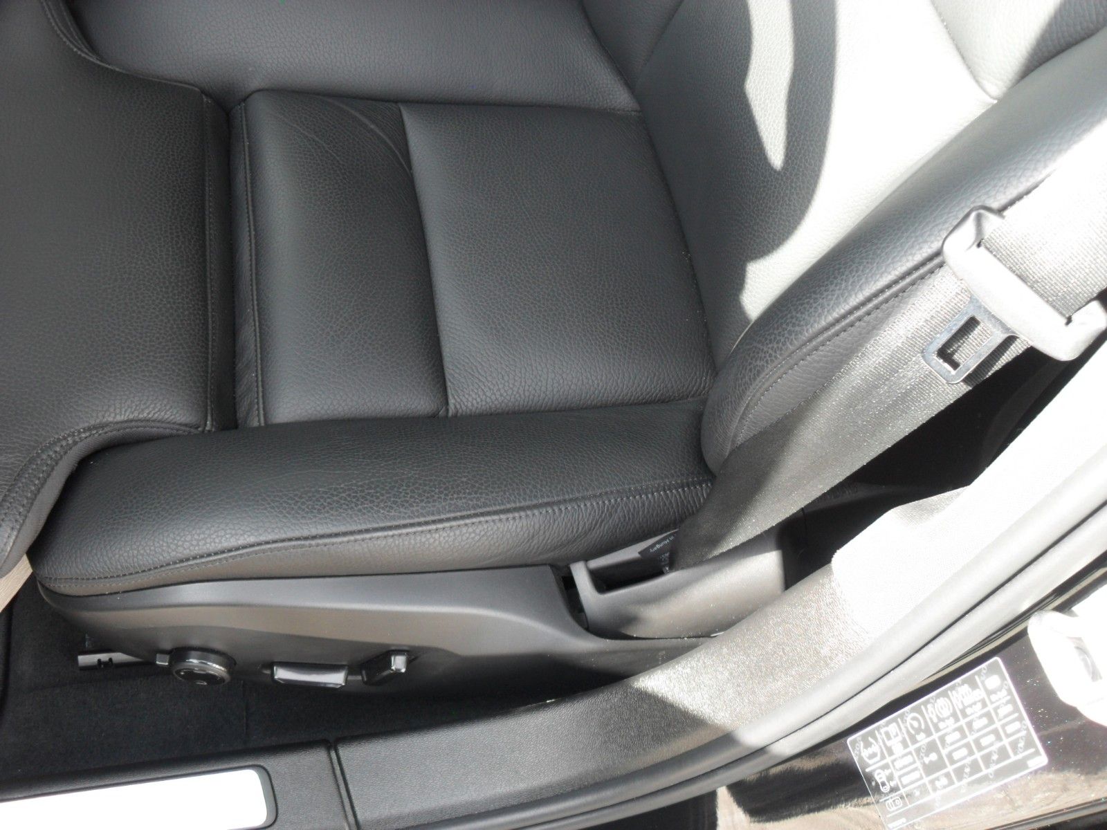 Fahrzeugabbildung Volvo S60T8 Lim. Ultimate Dark | 360° | HeadUp | Pano.