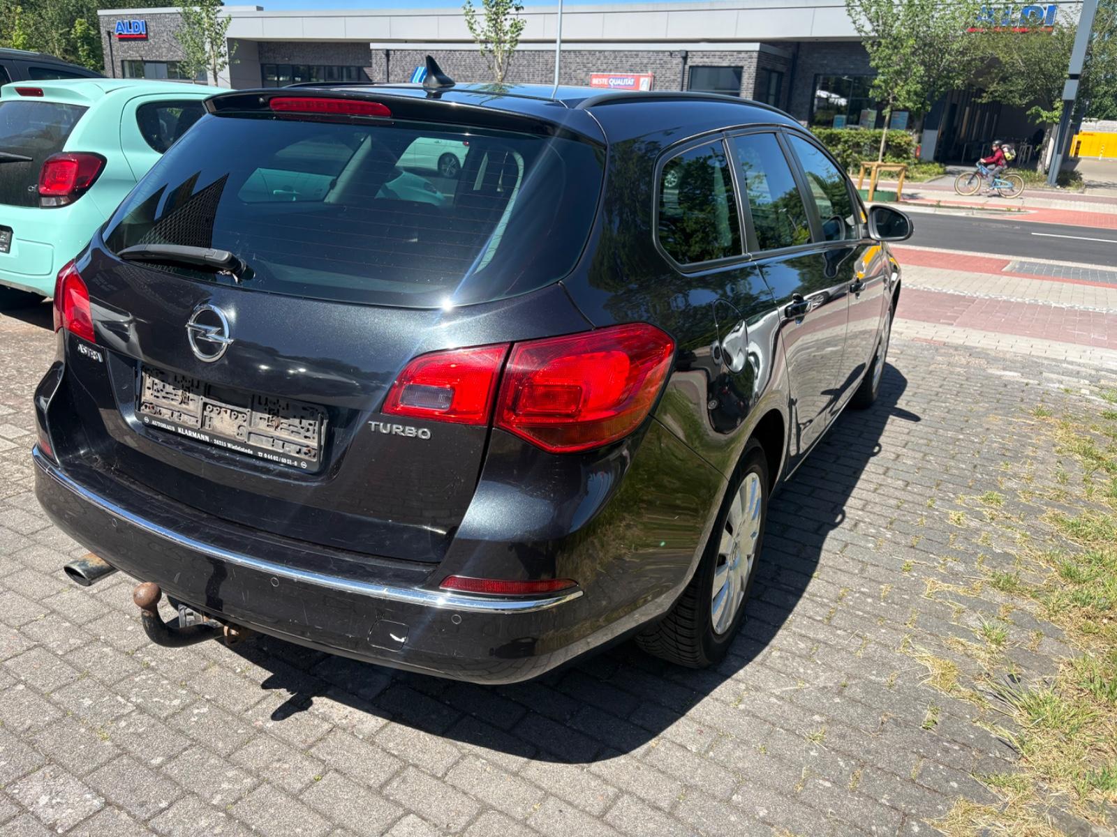 Opel Astra 2013 — photo 6