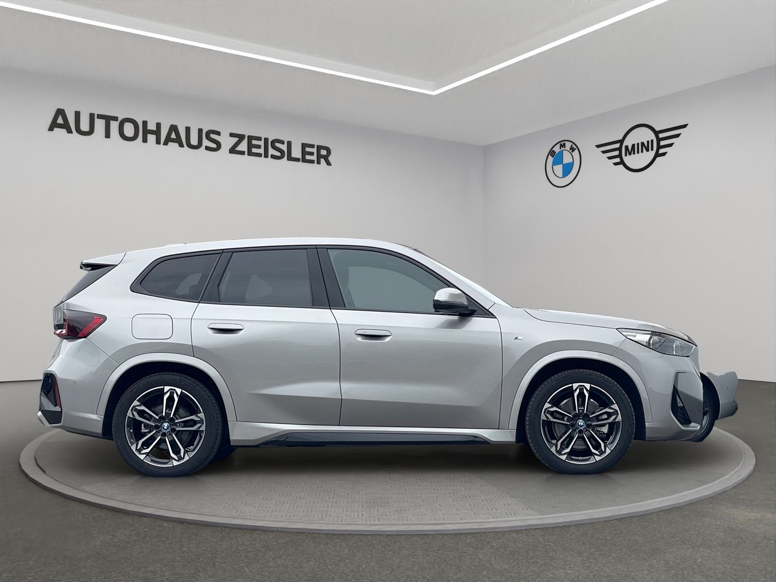 BMW iX1 xDrive30 °17tkm° M SPORTPAKET Head-Up AHK 36 foto 3