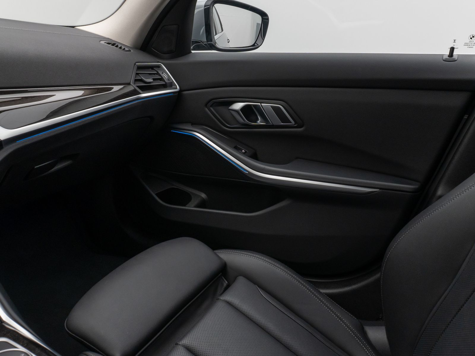 Fahrzeugabbildung BMW 320e Kamera DAB HiFi Sport Leder WidscreenDispl