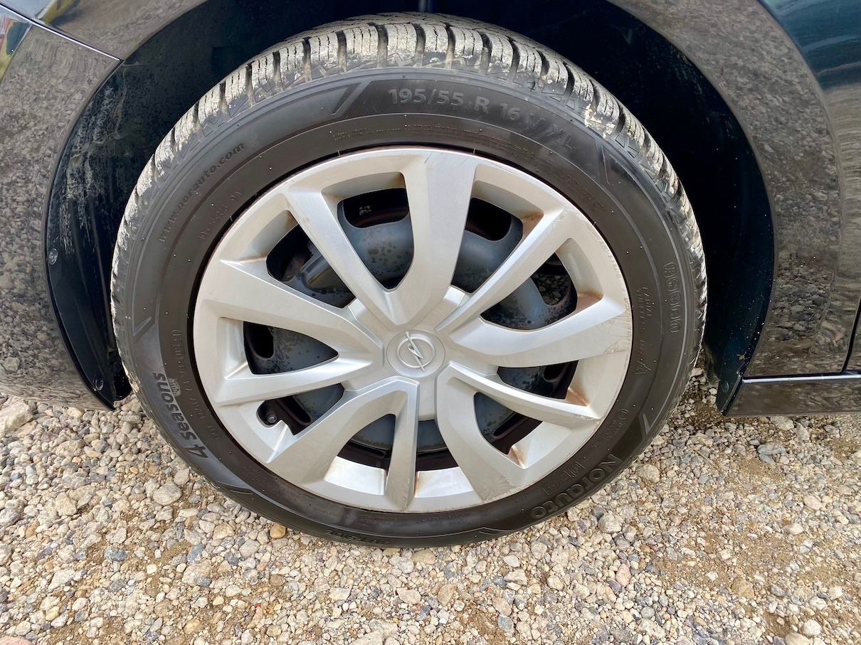 Fahrzeugabbildung Opel Corsa 1.2 Edition KLIMA NAVI GZJR SHZ PDC DAB+