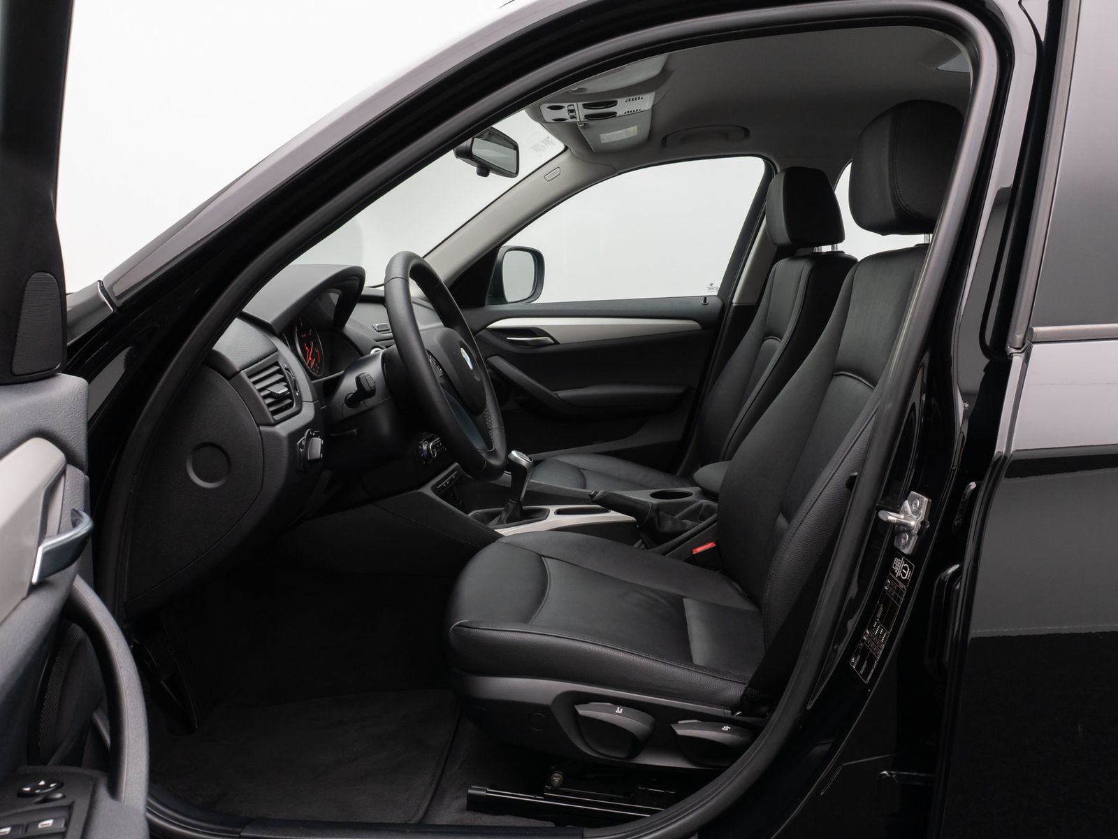 Fahrzeugabbildung BMW X1 sD18d PDC HiFi Leder KlimaAut Multilenkrad LM