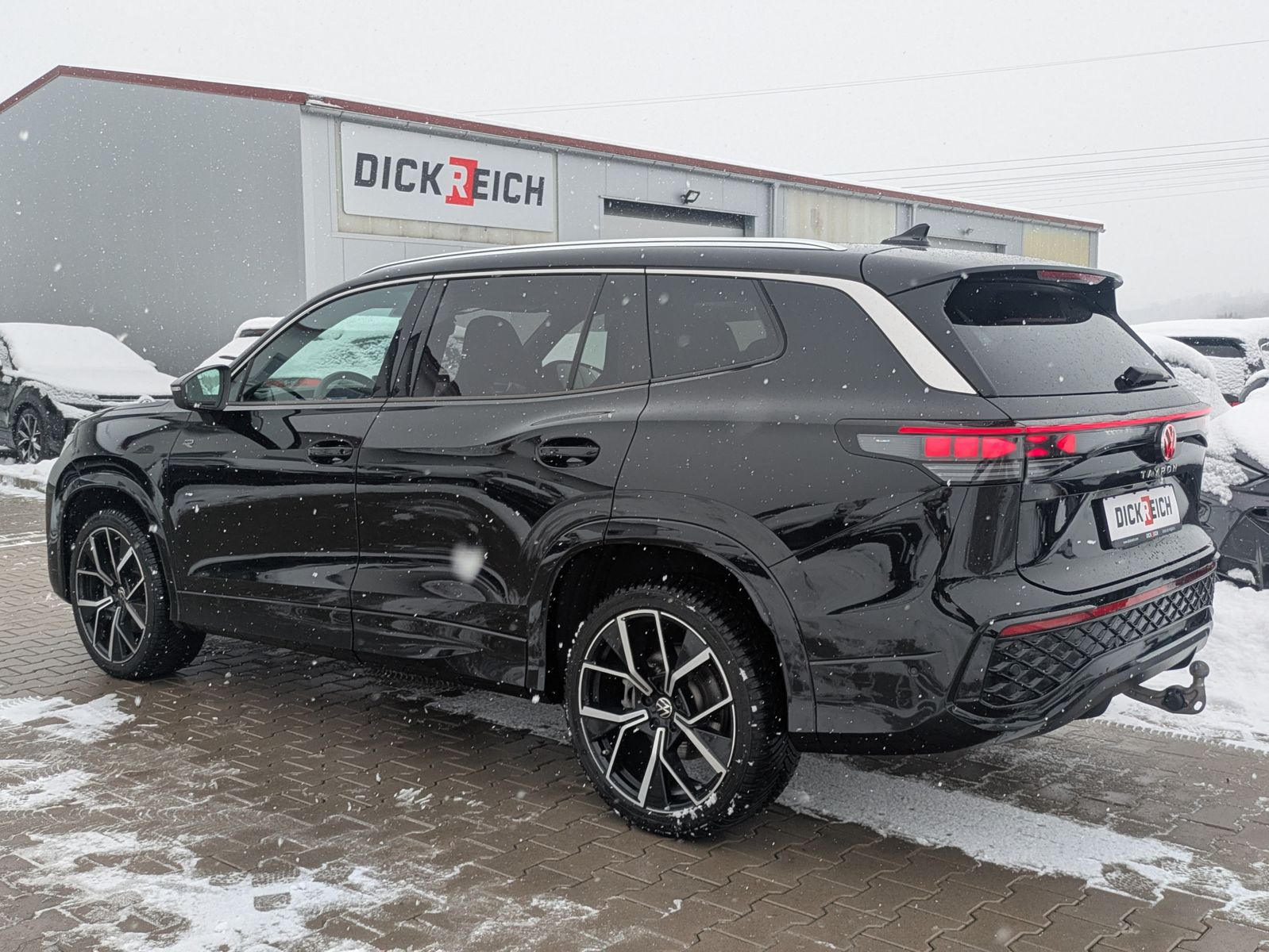 Fahrzeugabbildung Volkswagen Tayron 2.0 TDI 4M R-Line 7Si*MATRIX*AHK*PANO*HUD