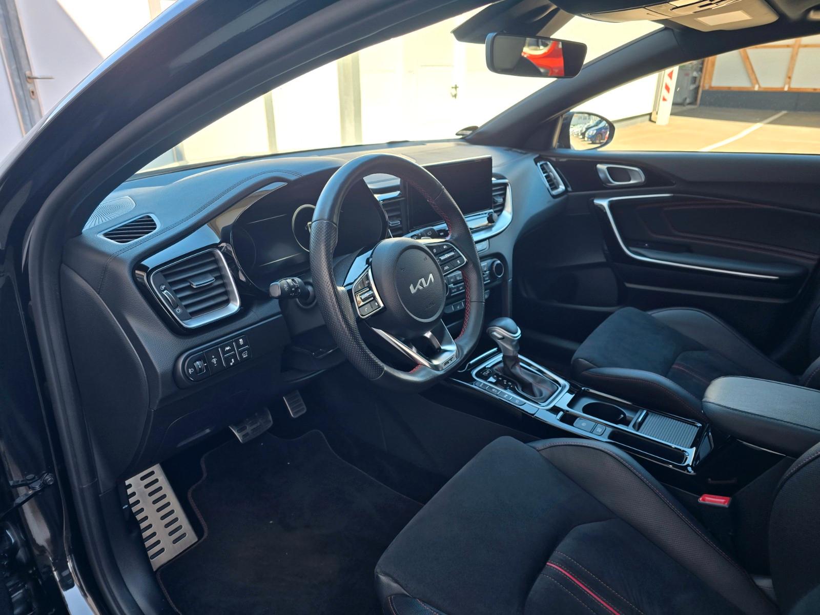 Kia pro cee'd / ProCeed