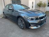 BMW 330e Lim. Luxury Leder Navi ACC 360° AHK LED - BMW: Limousine, E36