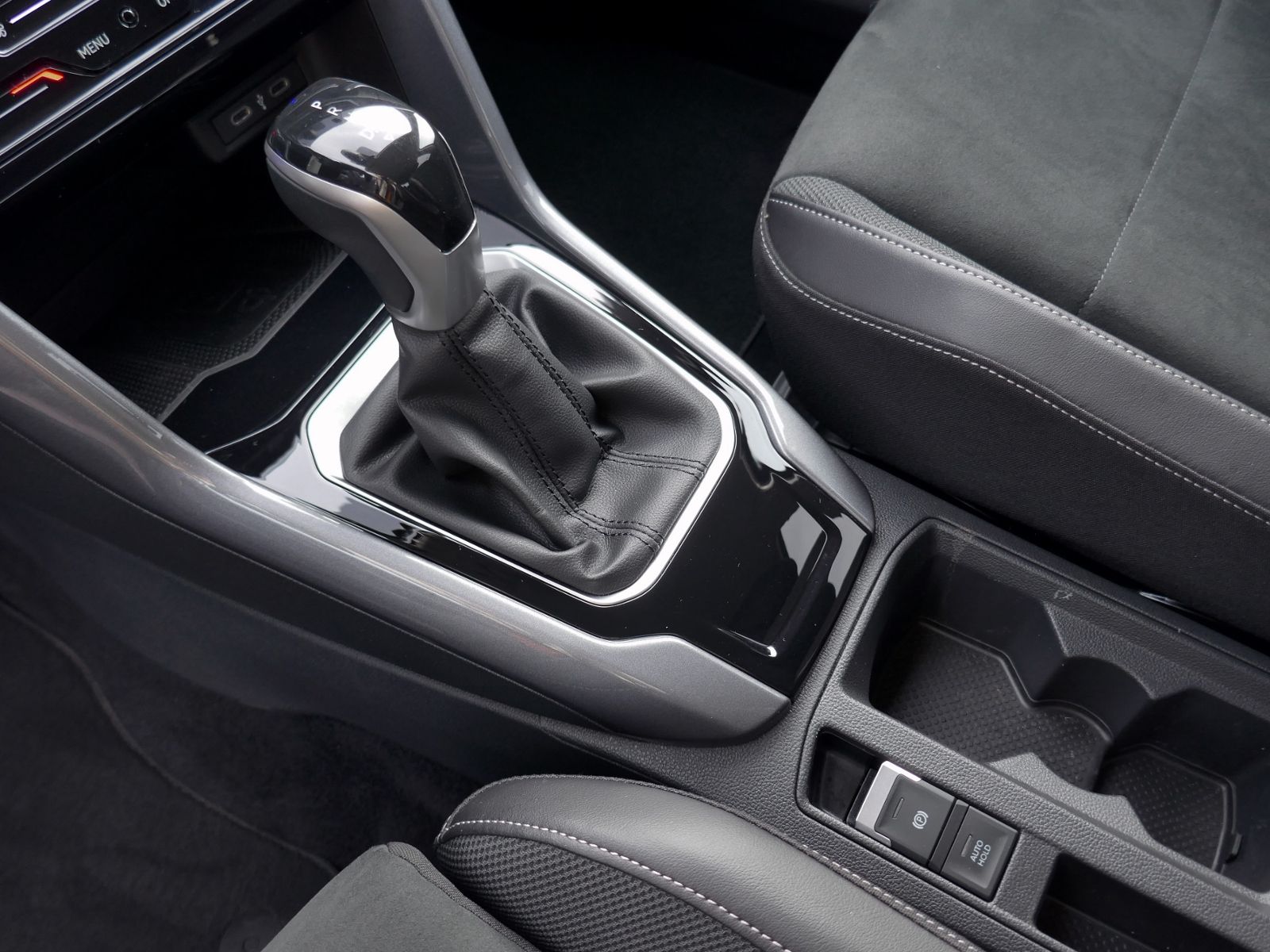 Fahrzeugabbildung Volkswagen T-Roc Style 1.5 TSI DSG | LED AHK RFK ACC