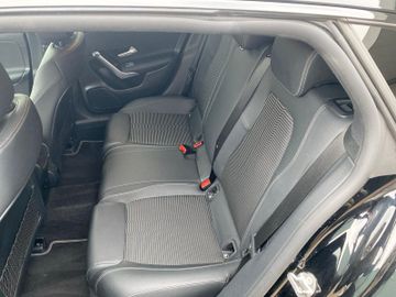 Bild 15 Mercedes-Benz CLA Shooting Brake CLA 200d SB*NIGHT**AHK*NAV*CARPLAY*MBUX*