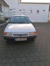 Opel Astra 1.6 Oldtimer - Opel Astra aus 1994: Kombi