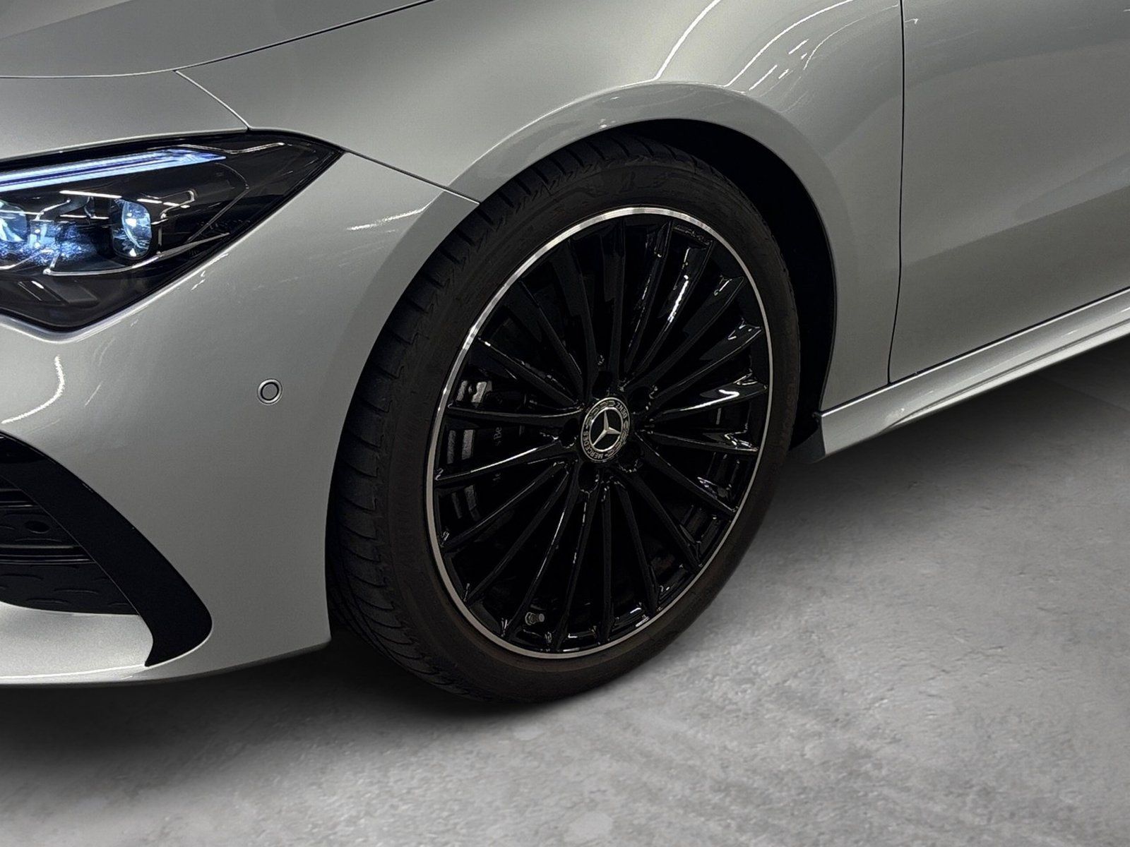 Fahrzeugabbildung Mercedes-Benz CLA 200 AMG PLUS*STDHZG*Pano*HUD*360°*Multibeam*