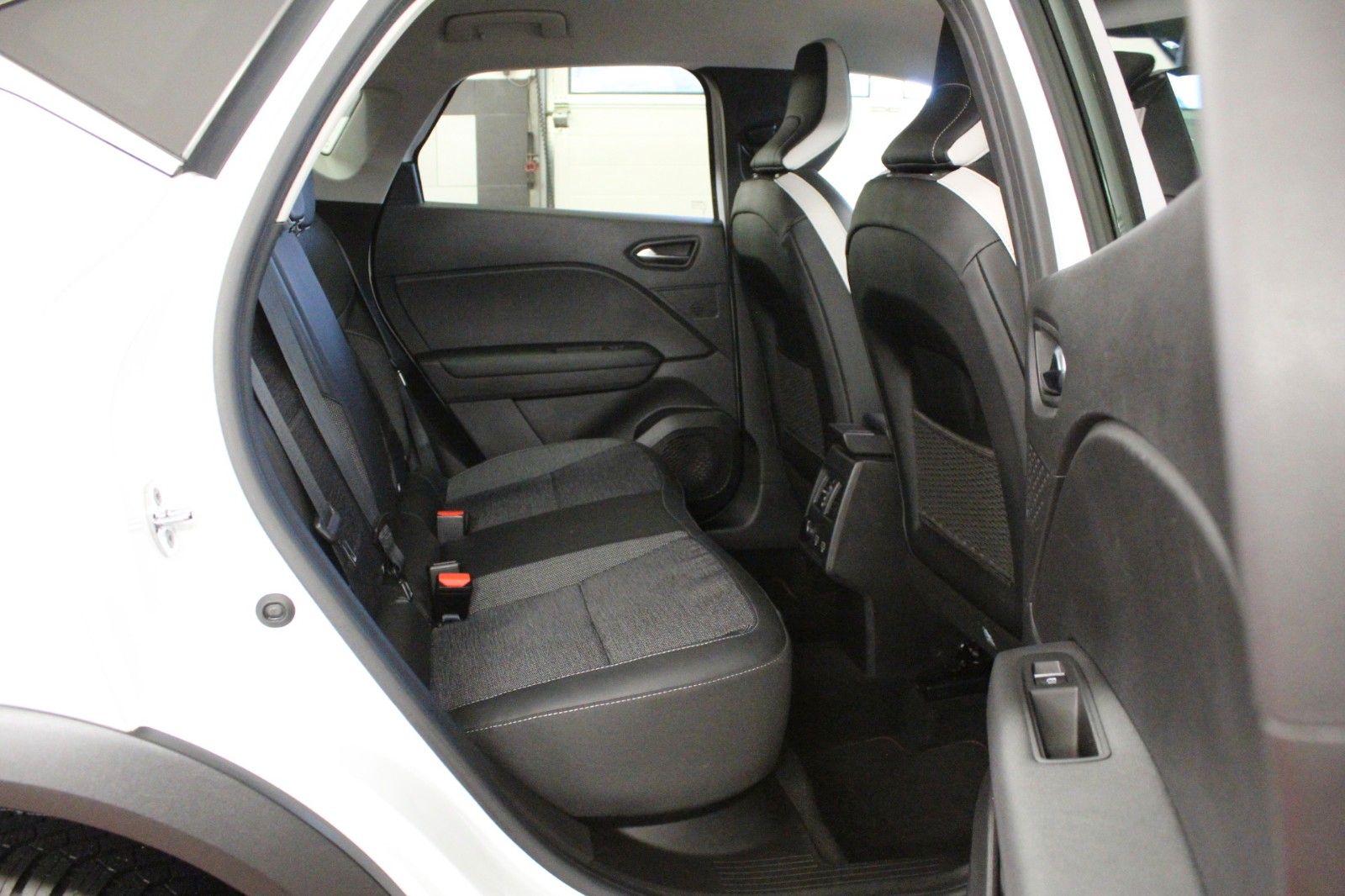 Fahrzeugabbildung Renault Captur E-Tech Plug-in 160 Plug in Hybrid