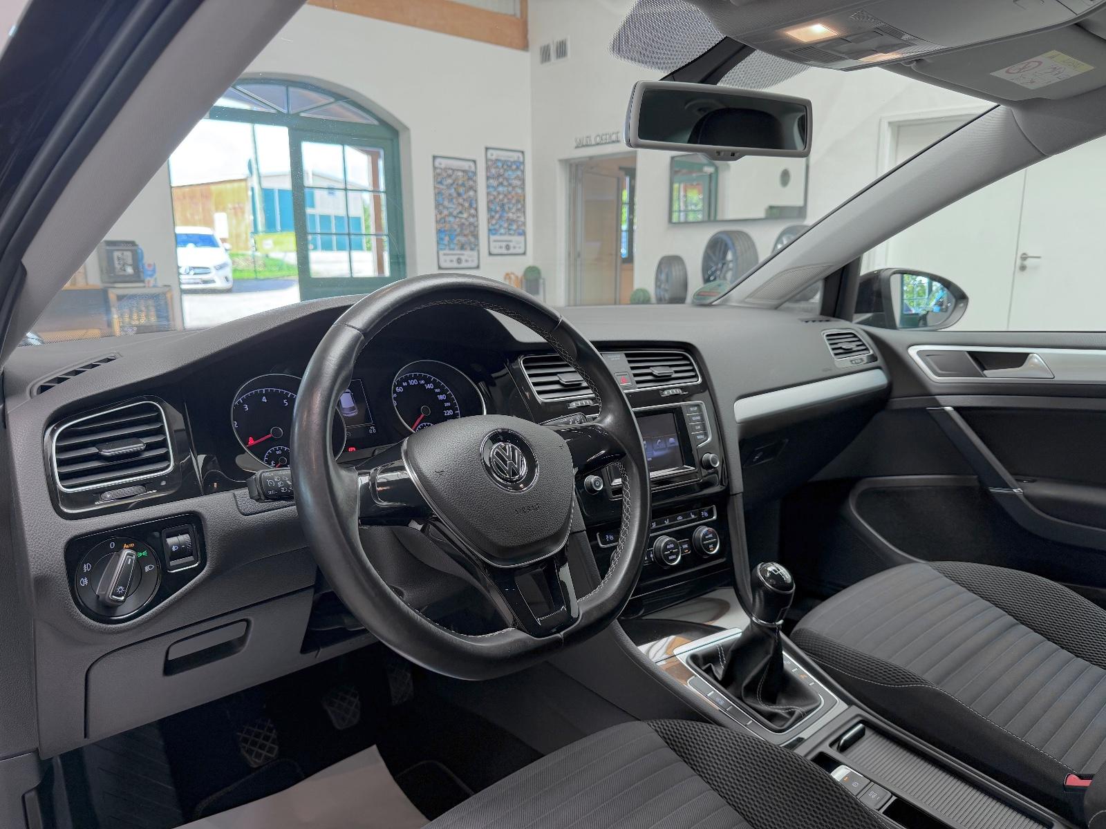 Volkswagen Golf 7 VII Lim. 1.2 TSI BMT CUP Standheizung/1.H