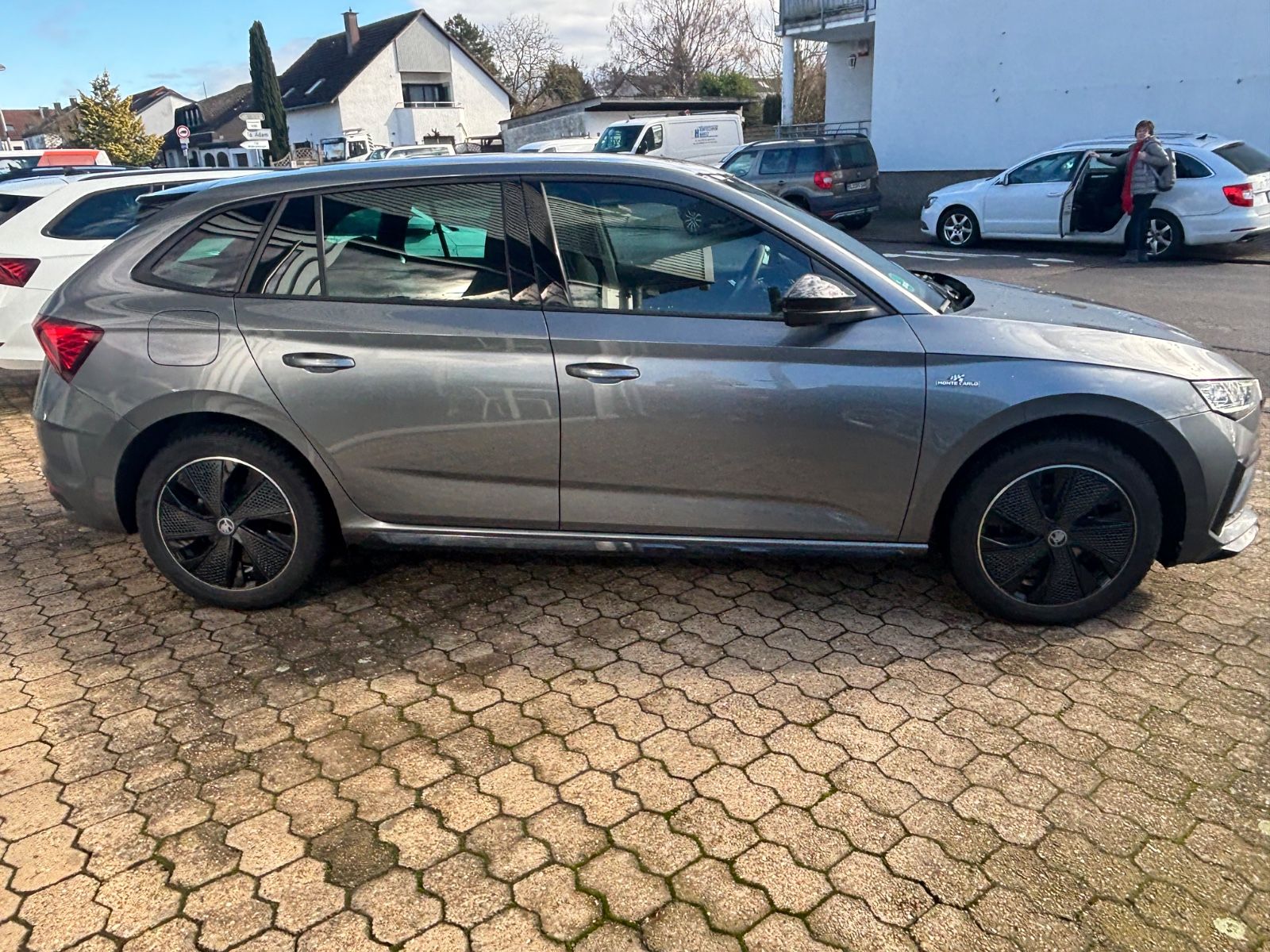 Fahrzeugabbildung SKODA Scala Monte Carlo PANO SHZ