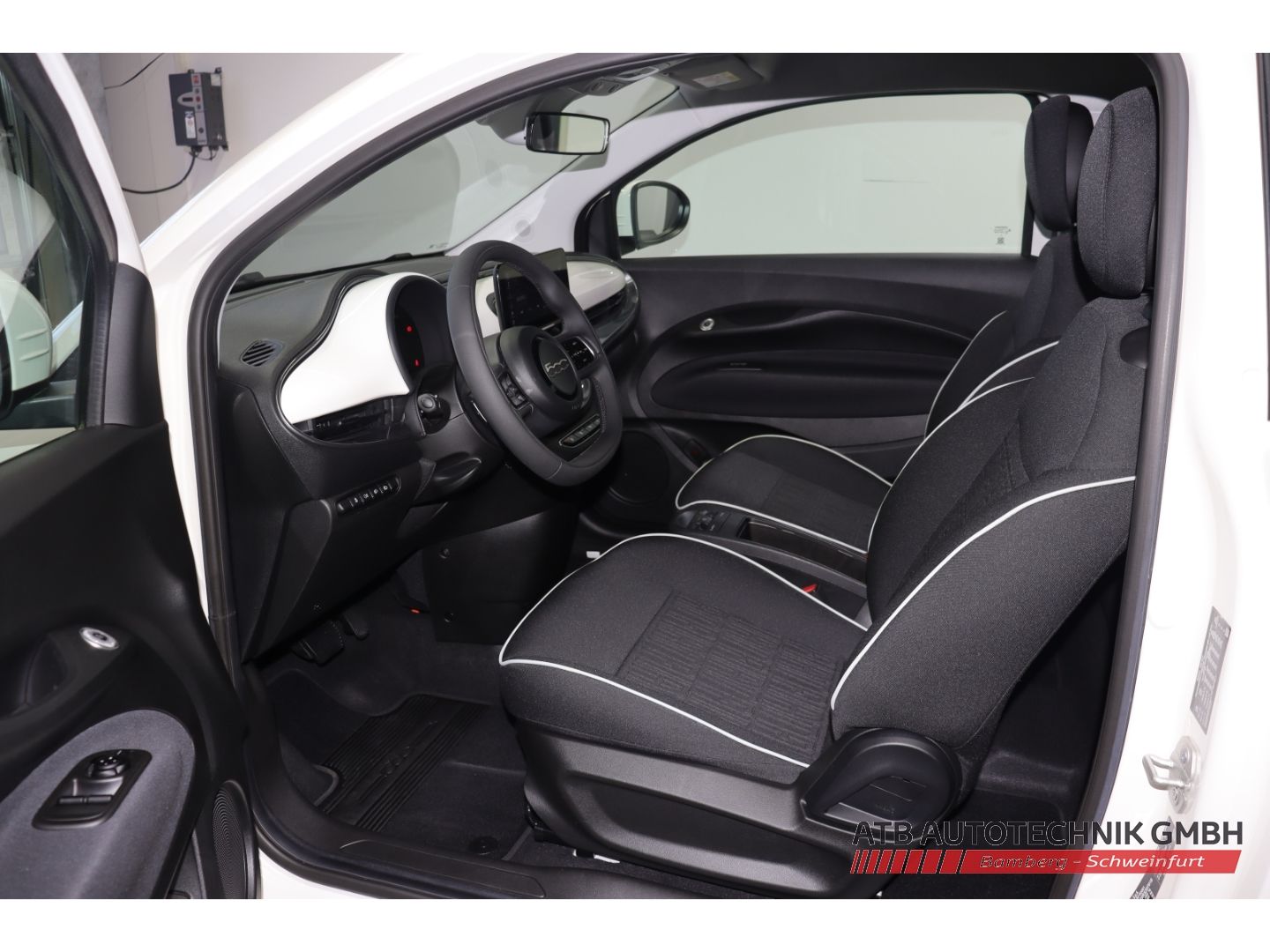 Fahrzeugabbildung Fiat 500e 23,8 kWh Basis 98,8% SOH Klimaautom