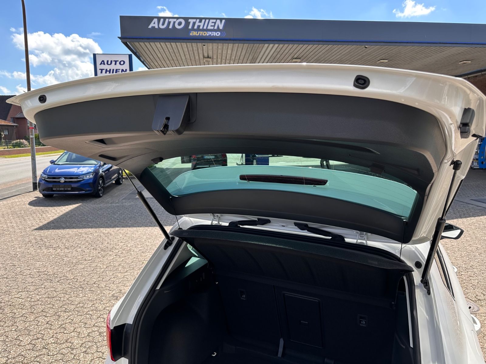 Fahrzeugabbildung CUPRA Ateca 1.5 TSI LED/Navi/APP/SHZG/LENKRADHZG/RFK