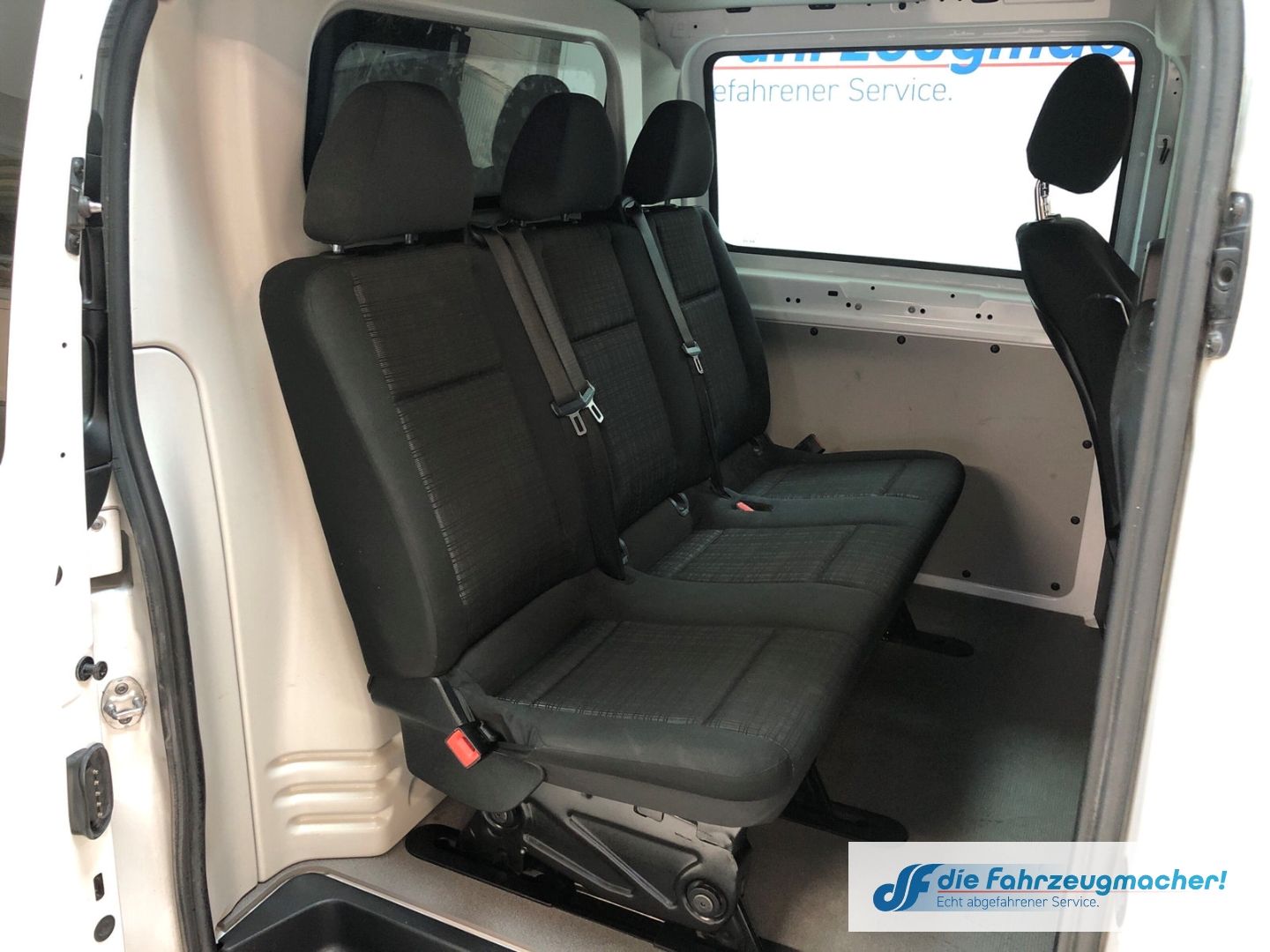 Fahrzeugabbildung Mercedes-Benz Vito Mixto 116 CDI, BT 4MATIC extralang BlueTEC