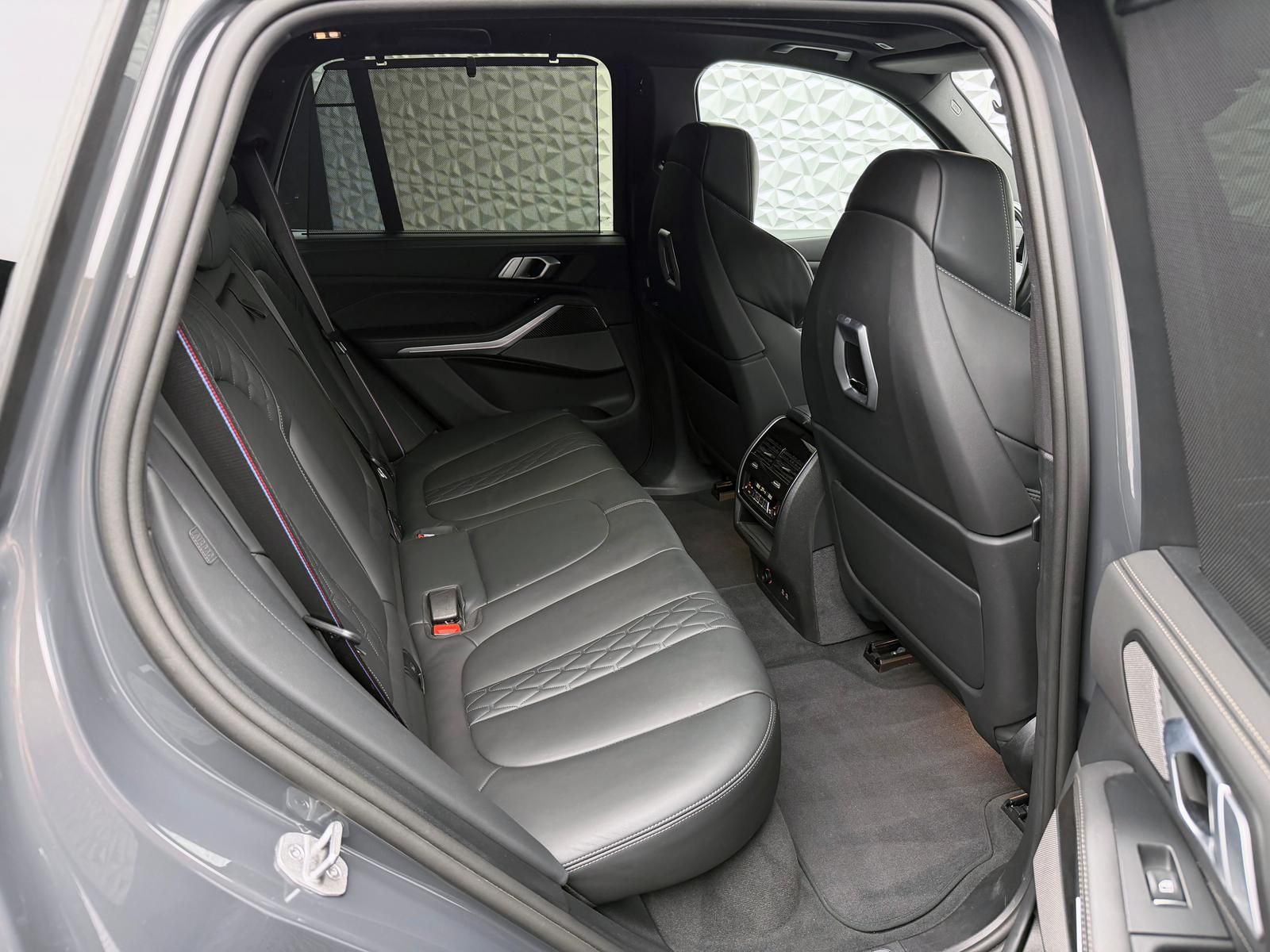 Fahrzeugabbildung BMW X5 40d XDRIVE/M-PAKET/ACC/H&K/AHK/LED/CARBON/HUD