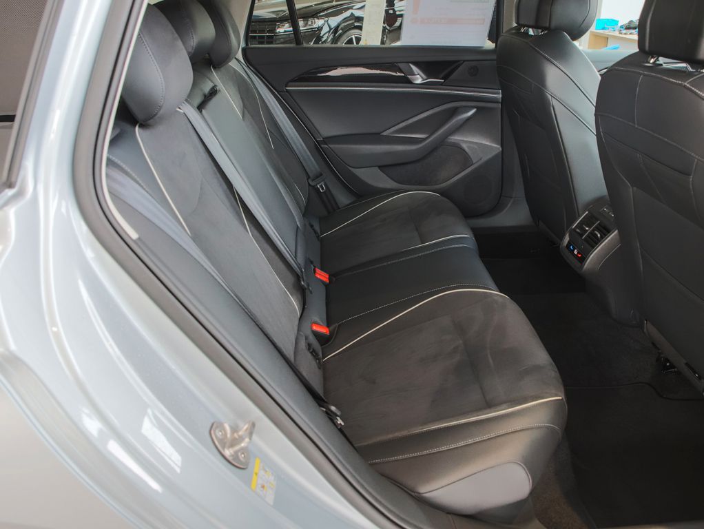 Volkswagen Passat - Bild 9