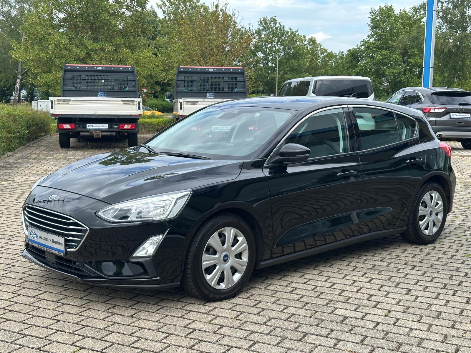 Ford Focus Lim. Titanium Winter-Paket PDC